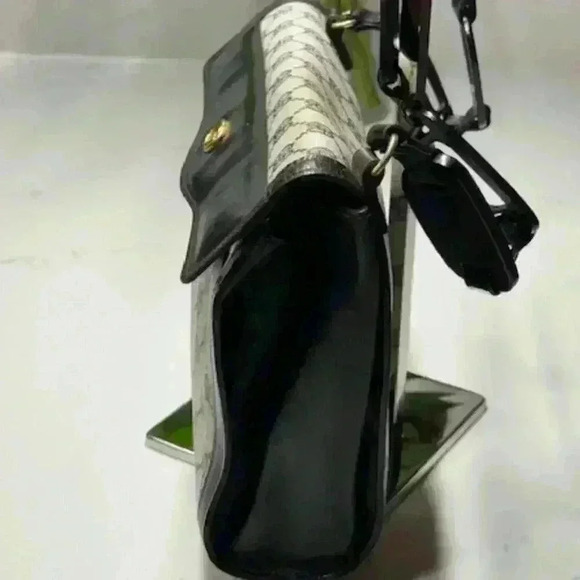 👑👑 Vintage Gucci GG Shoulder Bag EUC! + COA + Dust Bag - Picture 7 of 16